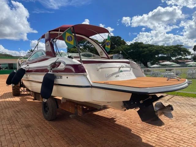 lancha evolution 265 pés  ano 2005 com 723hrs mercruiser 5.0 com deck ampliado - Foto 10