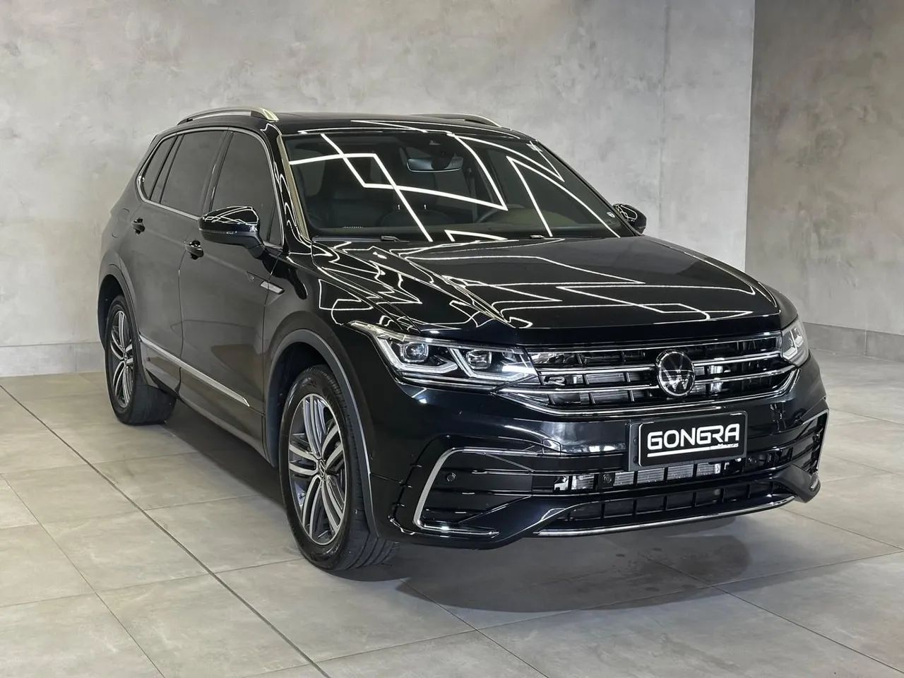 TIGUAN ALL SPACE R-LINE 2.0 TURBO 350 (2024) COM APENAS 23 MIL KM  - Foto 3