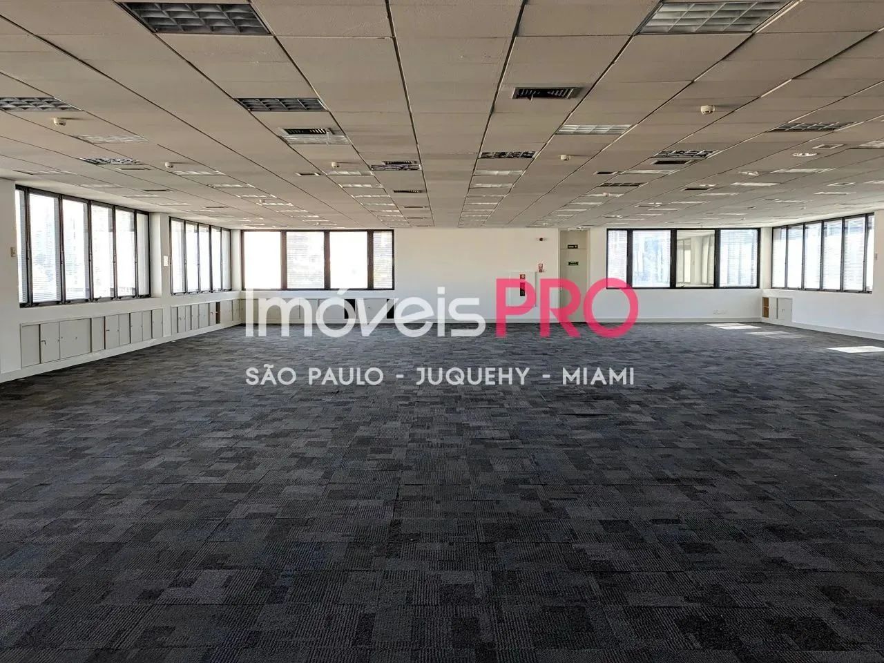 Conjunto com 526m² classe BB na Chácara Santo Antônio