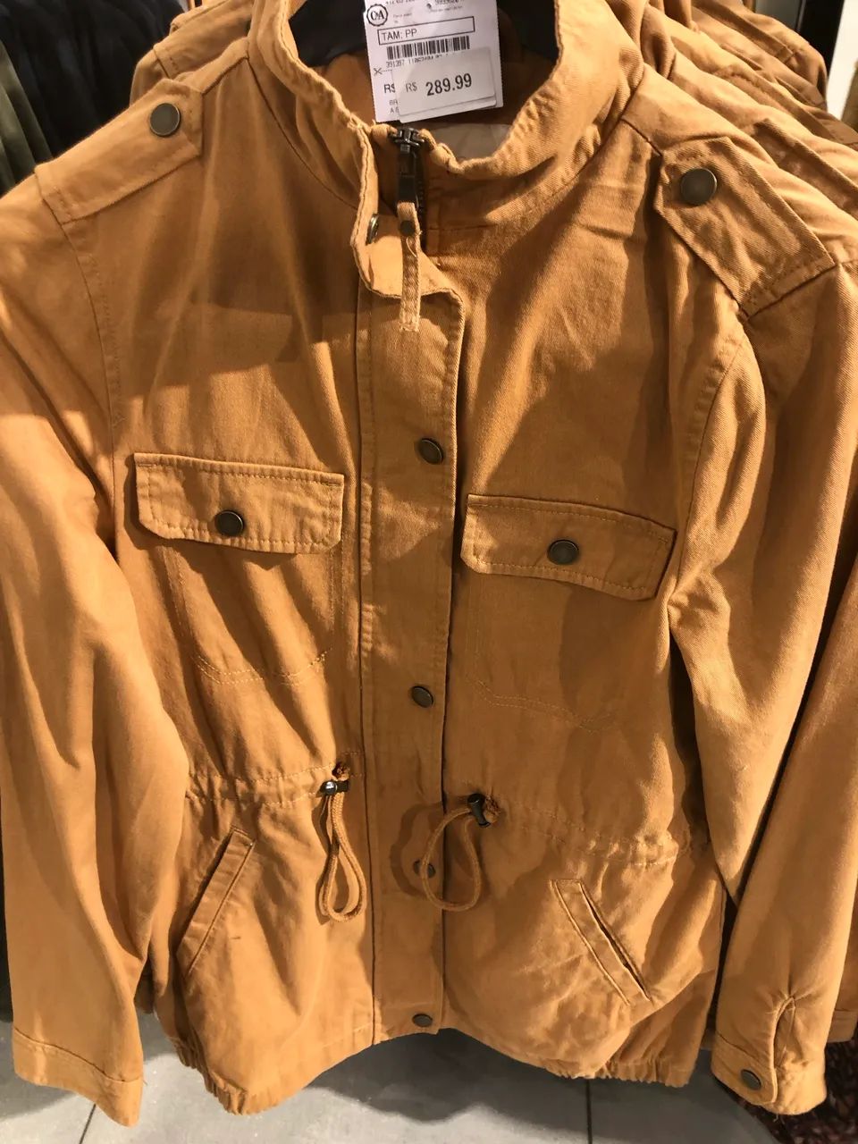 Parka tamanho P, nova, com etiqueta.