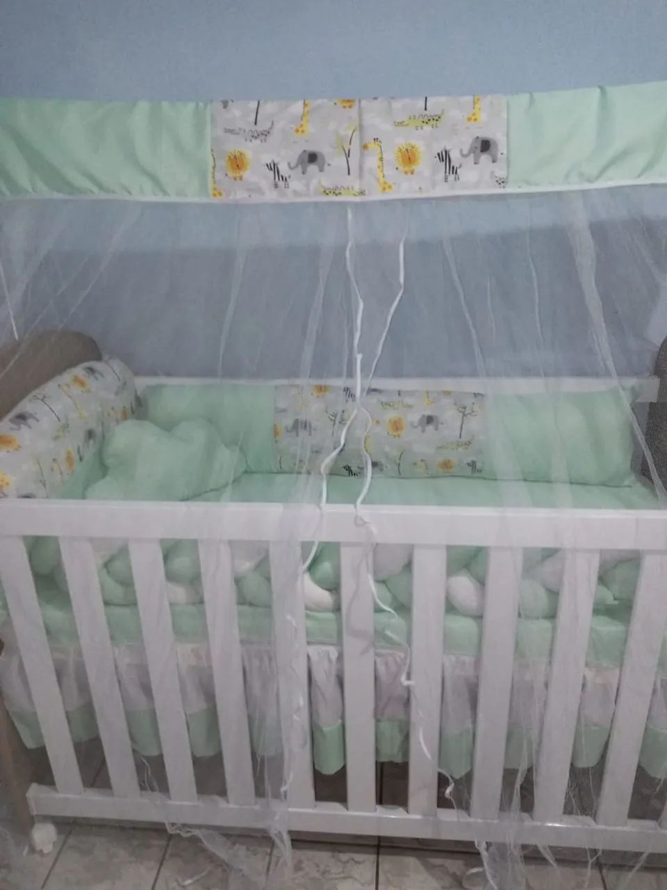 Berço infantil novo + colchão 