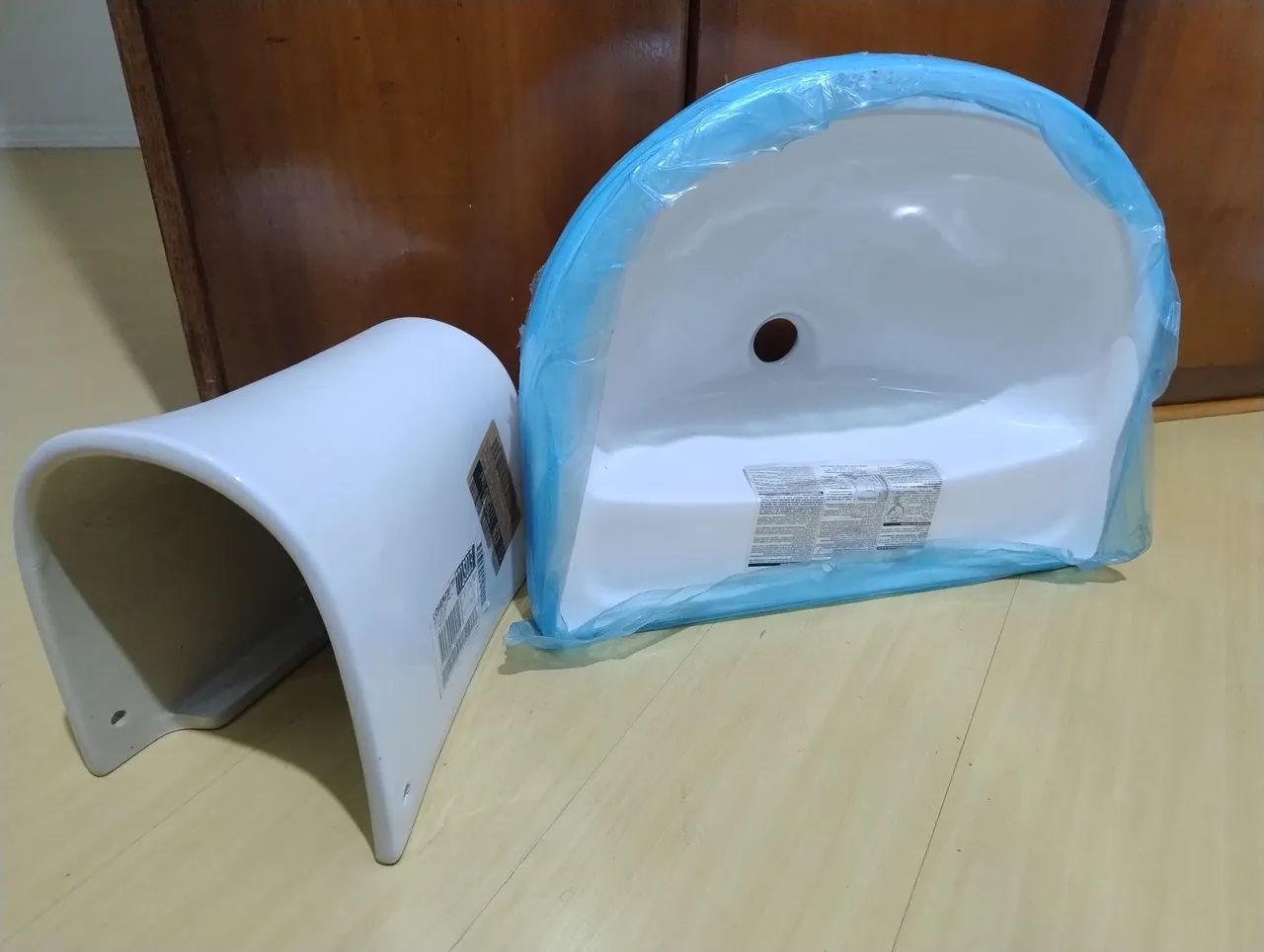 Pia com coluna para Banheiro - Novas