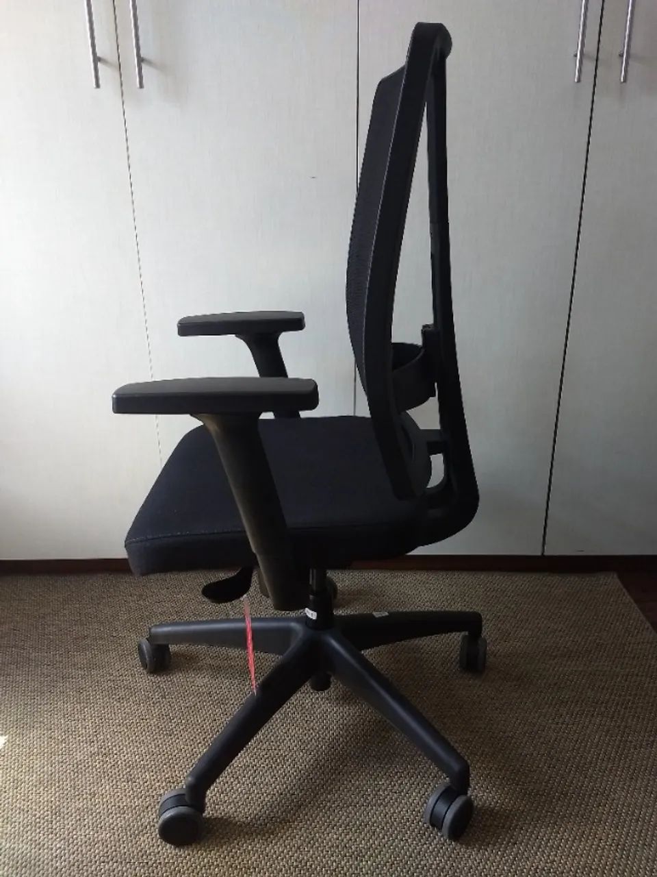 Cadeira Escritório Flexform Led All Black nova - Foto 4