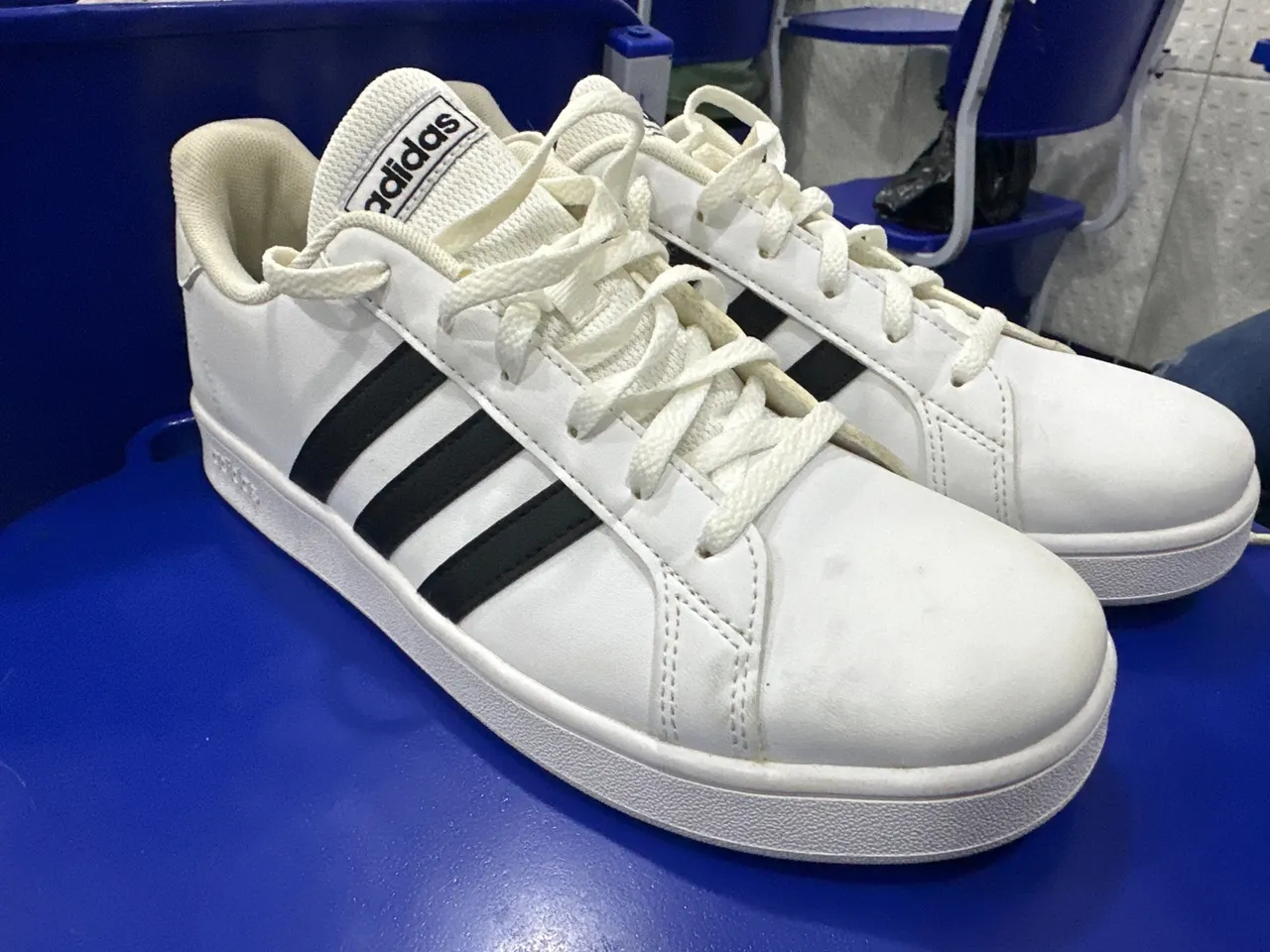 Adidas Grand Court Branco com Listras Pretas