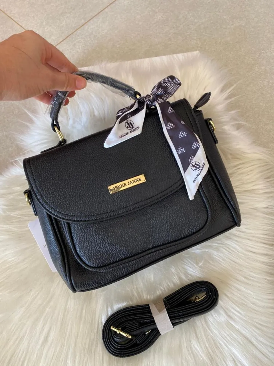 Bolsa Feminina Jenne Janne Preta com Lenço