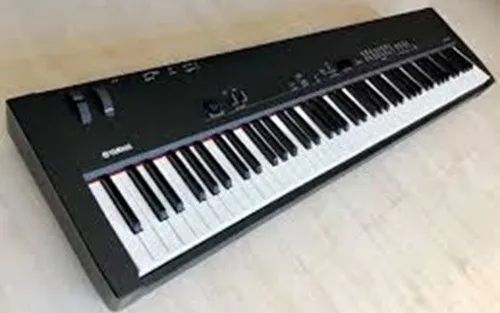 Piano Yamaha CP33 com fonte e pedal perfeito - Foto 2