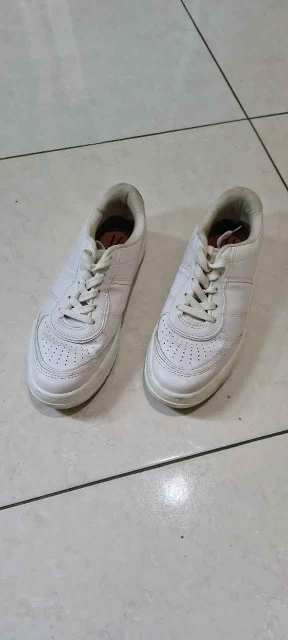 Tênis branco Vizzano 39