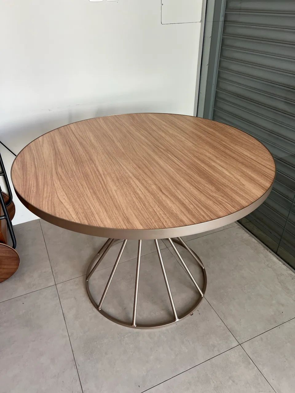 Mesa base de ferro e tampo MDF65204505353987120