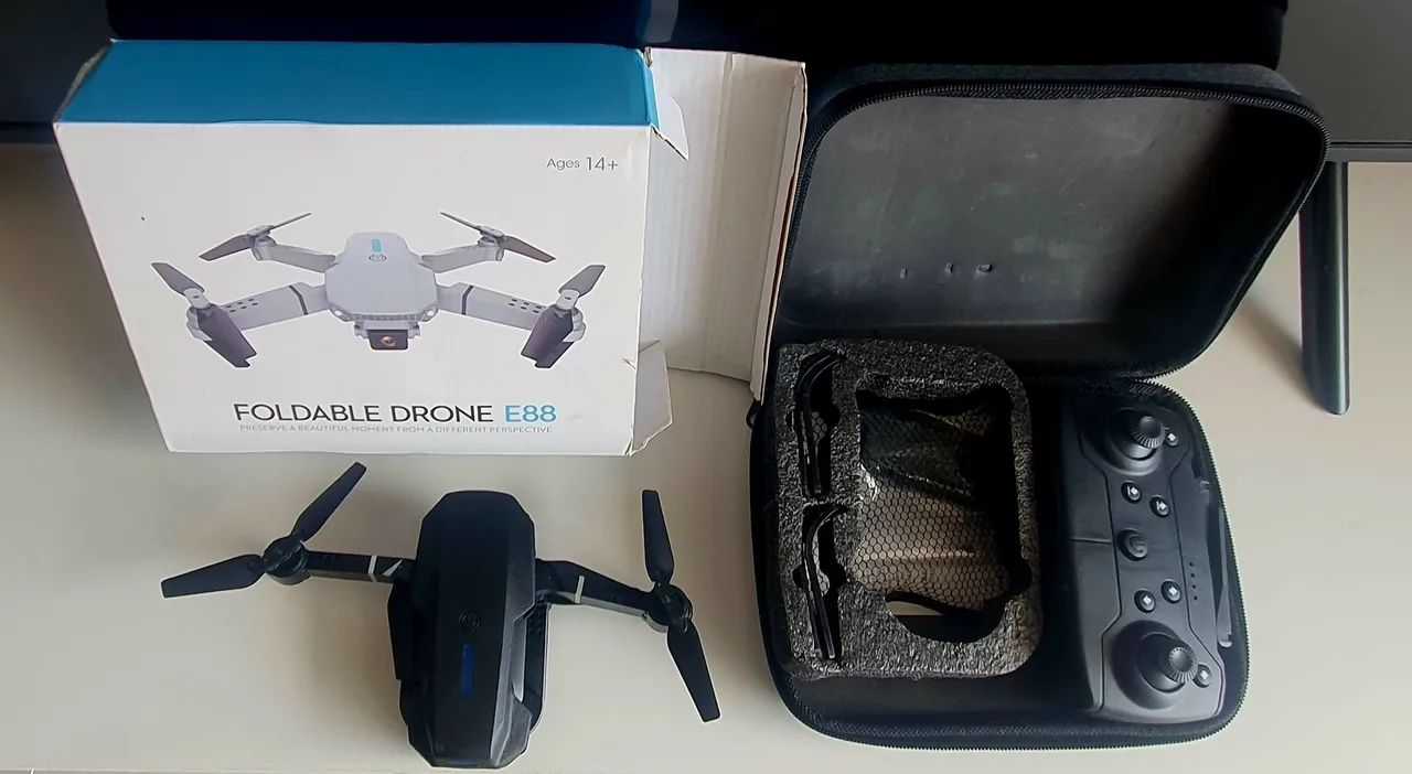 Drone Dobrável E88 - Novo