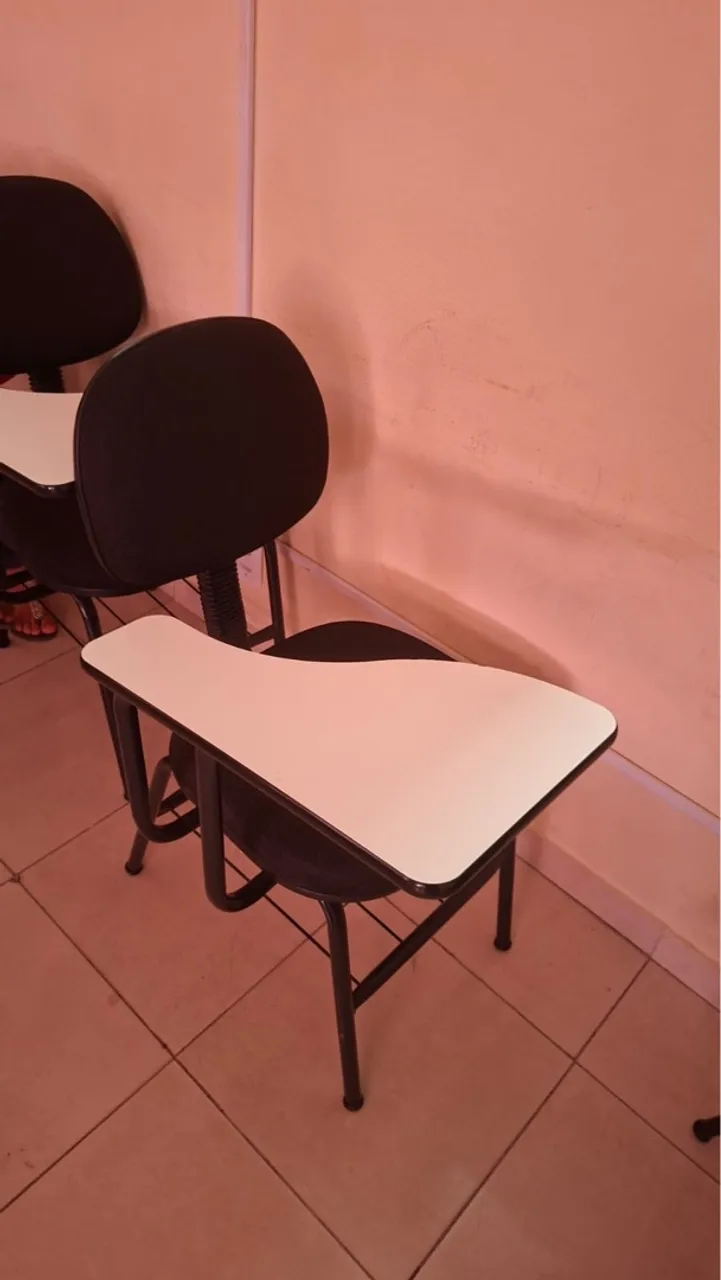 Cadeira Escolar com Prancheta