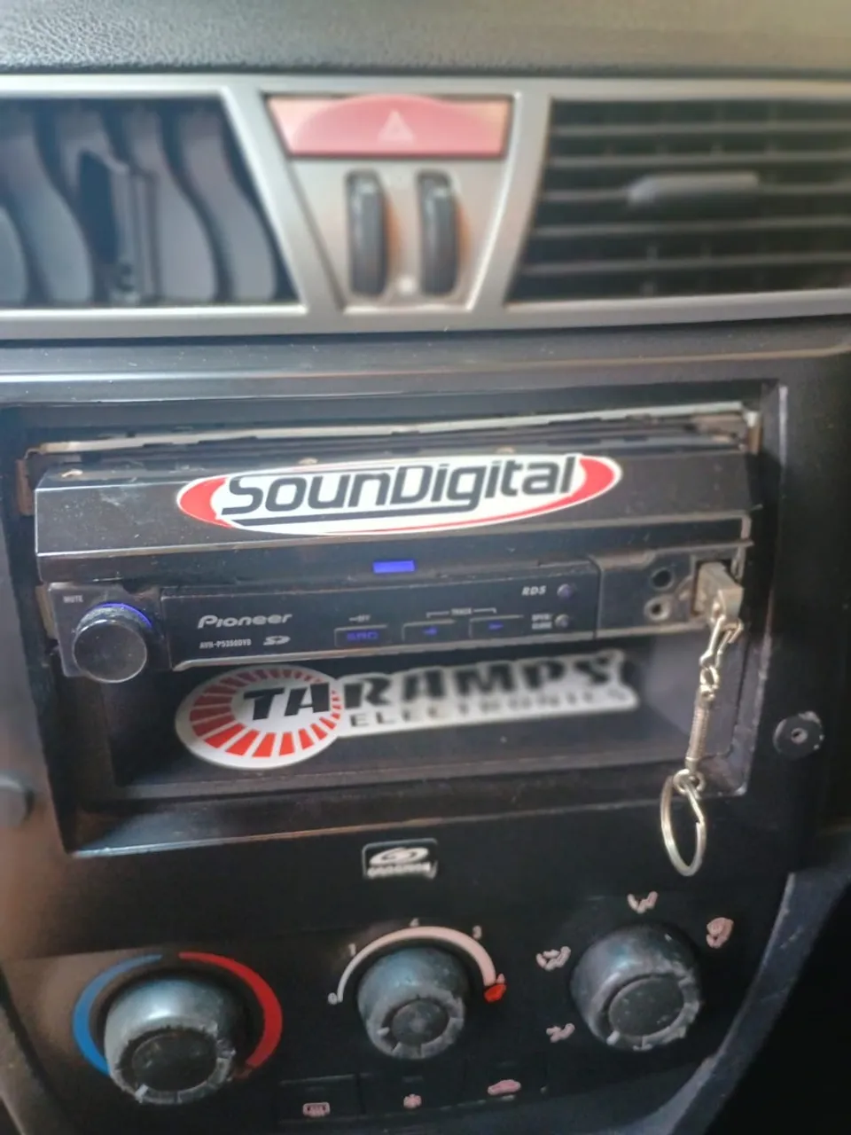 Som Automotivo Pioneer