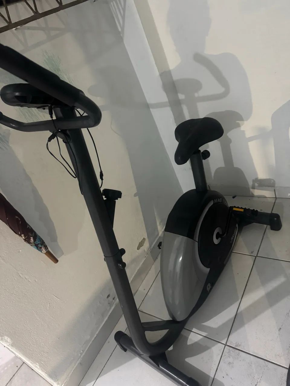 Bicicleta de exercício 64293891568642120