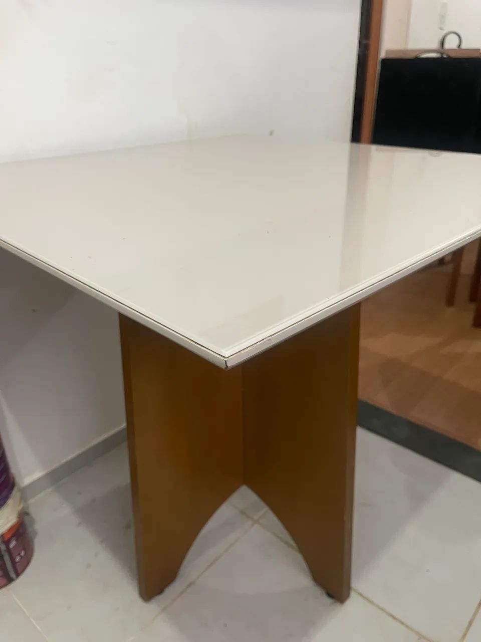 Vendo mesa de vidro laqueado 64842836090497121