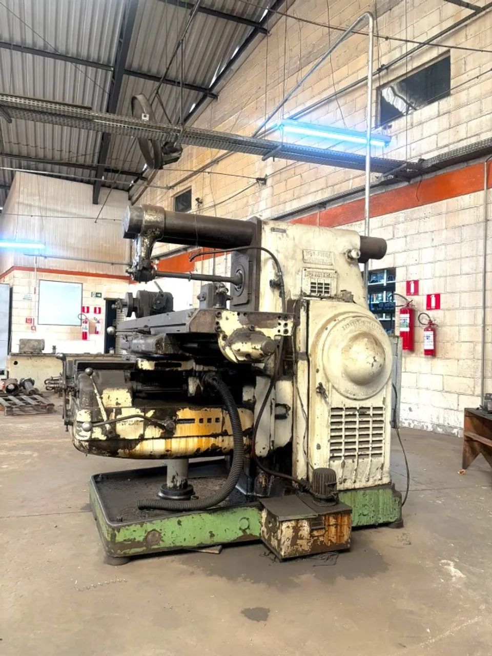 Fresadora Universal Kearney & Trecker Milwaucker N°4 - CRON02 - Foto 2