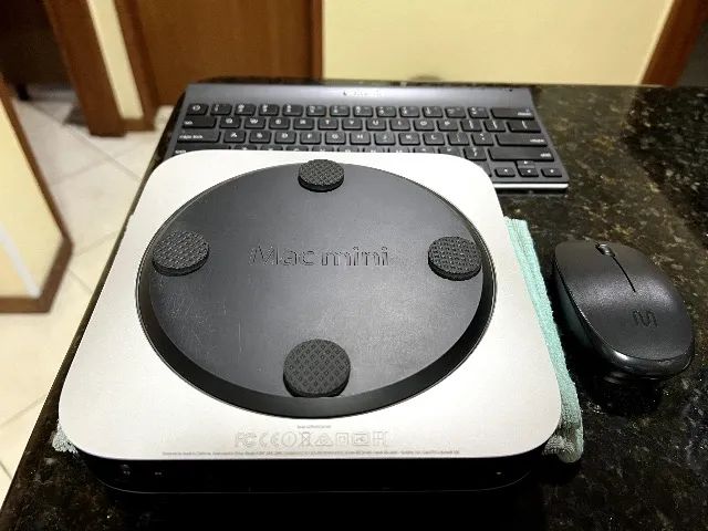 Mac Mini 2014 i5 / 8GB / 240GB / Teclado e mouse - Computadores e