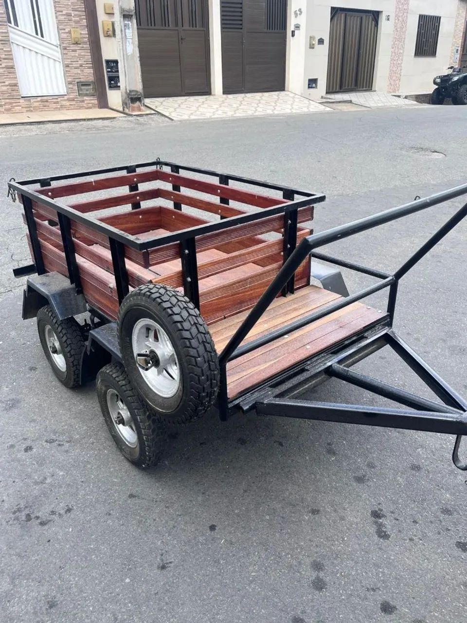 Reboque de dois eixos pra motos