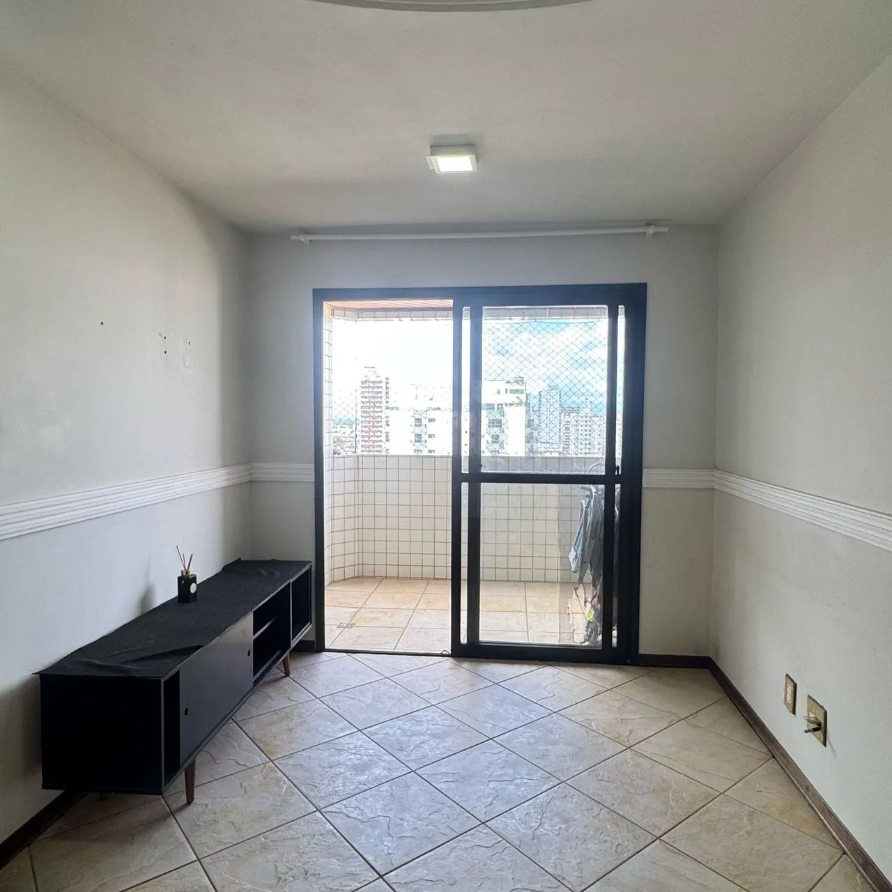 Apartamento para locação com 2 dormitórios sendo 1 suíte por R$2.500,00 na Aviação - Foto 2