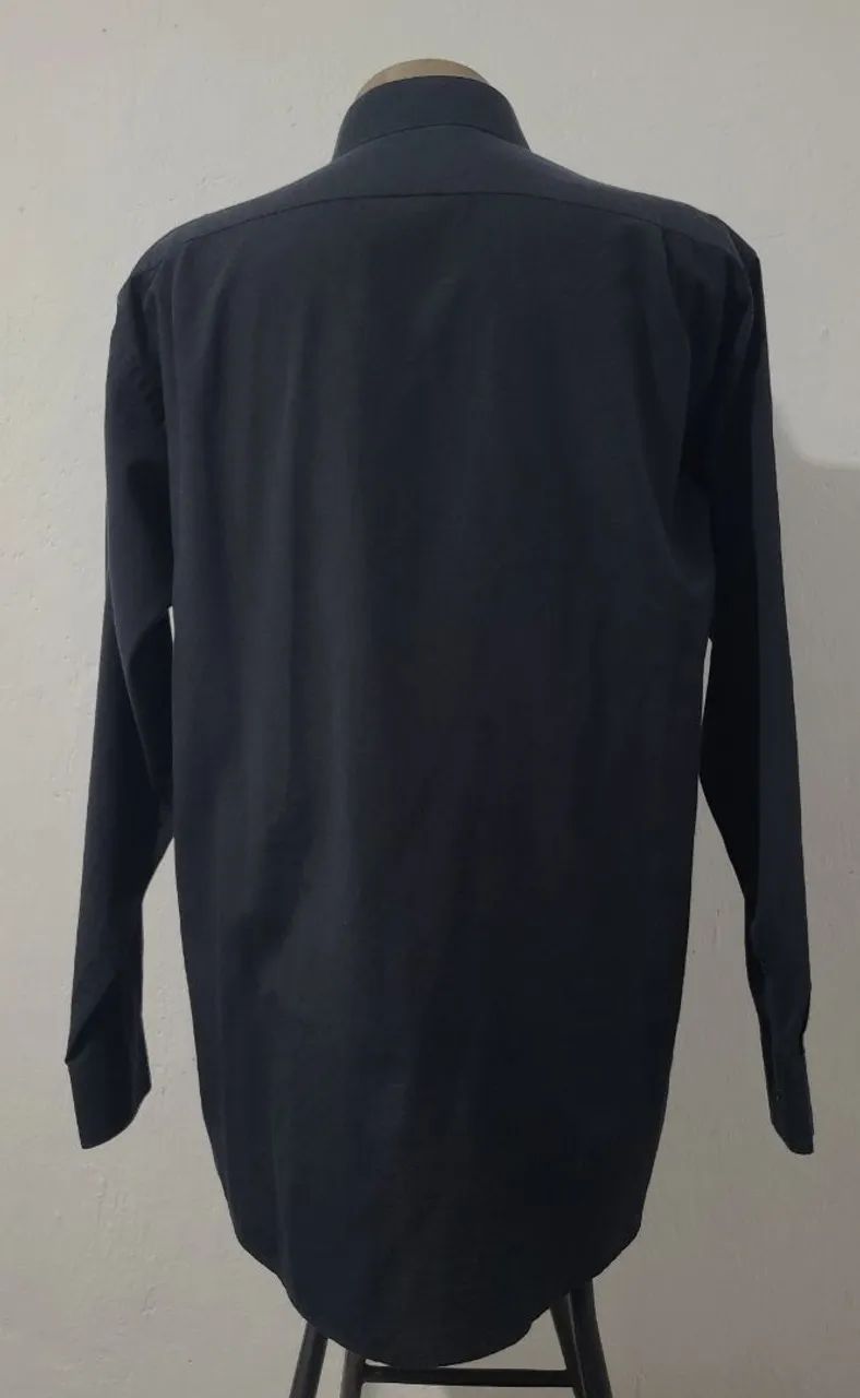 Camisa social Preta tamanho G, bonita, elegante, original, bem confortável, tecido macio.  - Foto 5