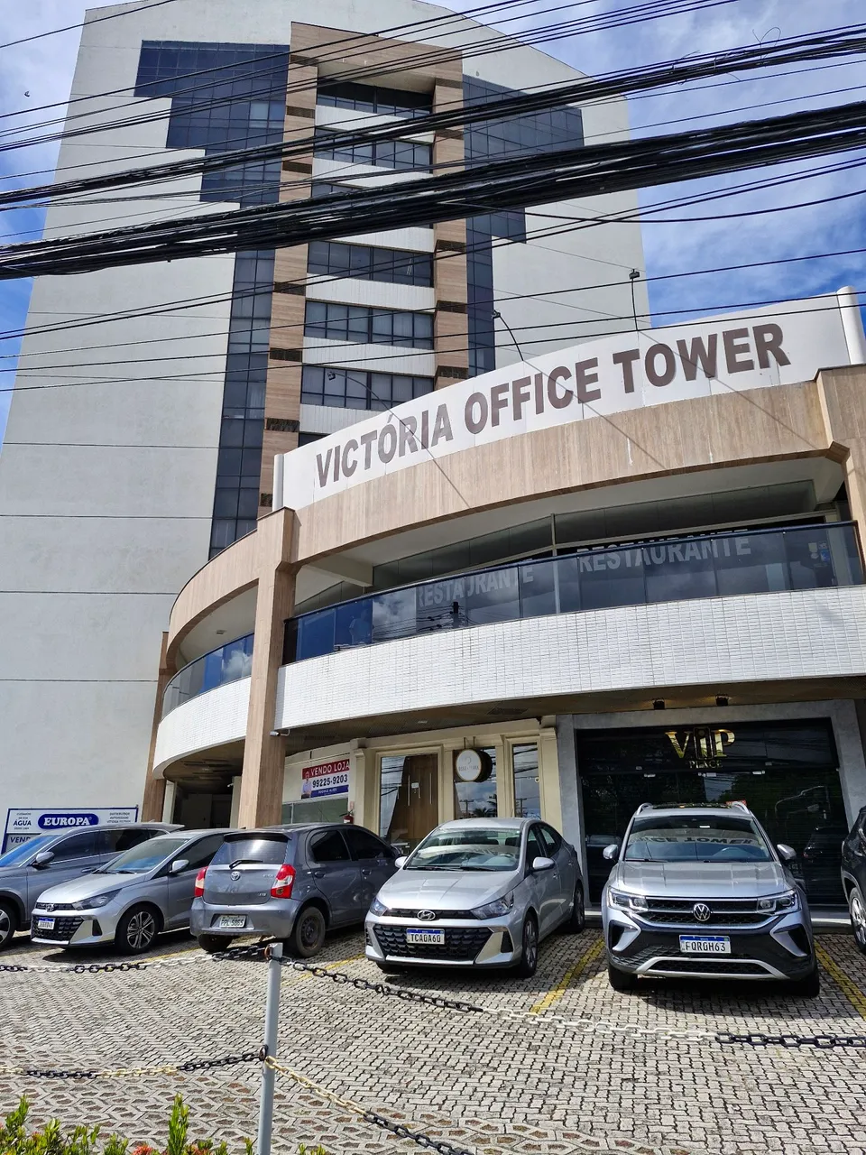 Vendo 2 lojas Victoria office tower