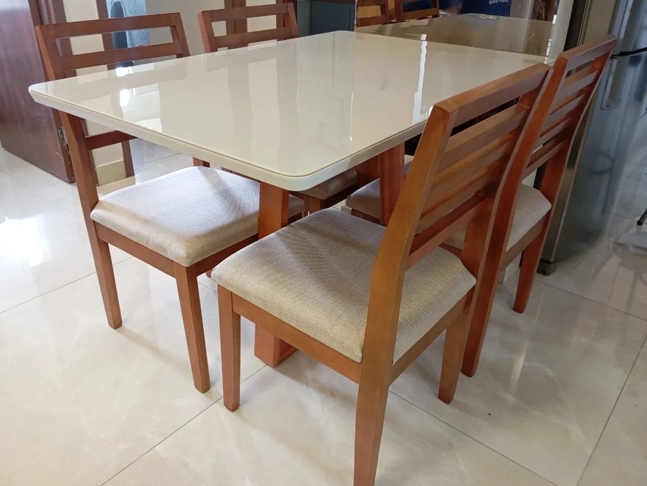 Mesa de Jantar 4 Cadeiras em Madeira pura  - Foto 2