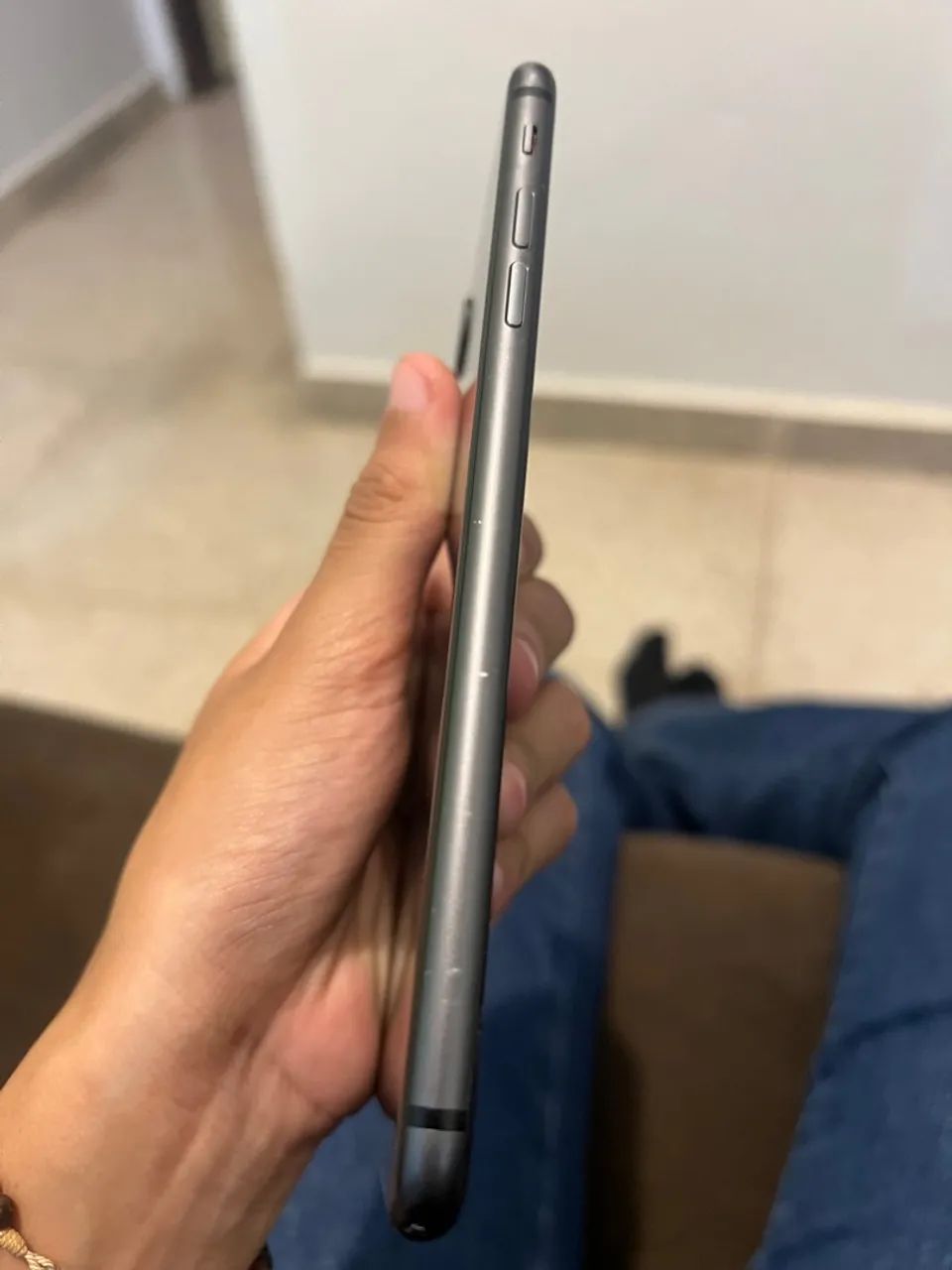 VENDO IPHONE 8 PLUS, FAÇO DESCONTO! VALOR A NEGOCIAR  - Foto 2