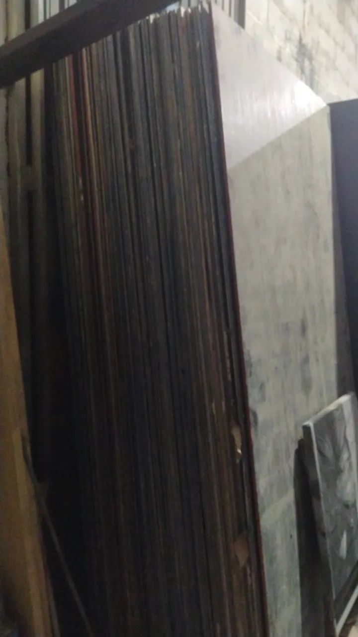 68 placas Madeirite 10mm preto 220x110 $ 2500