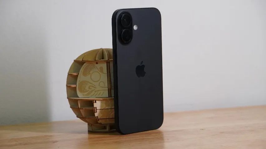 iPhone 16 128gb black (Lacrados) - Celulares e Smartphones