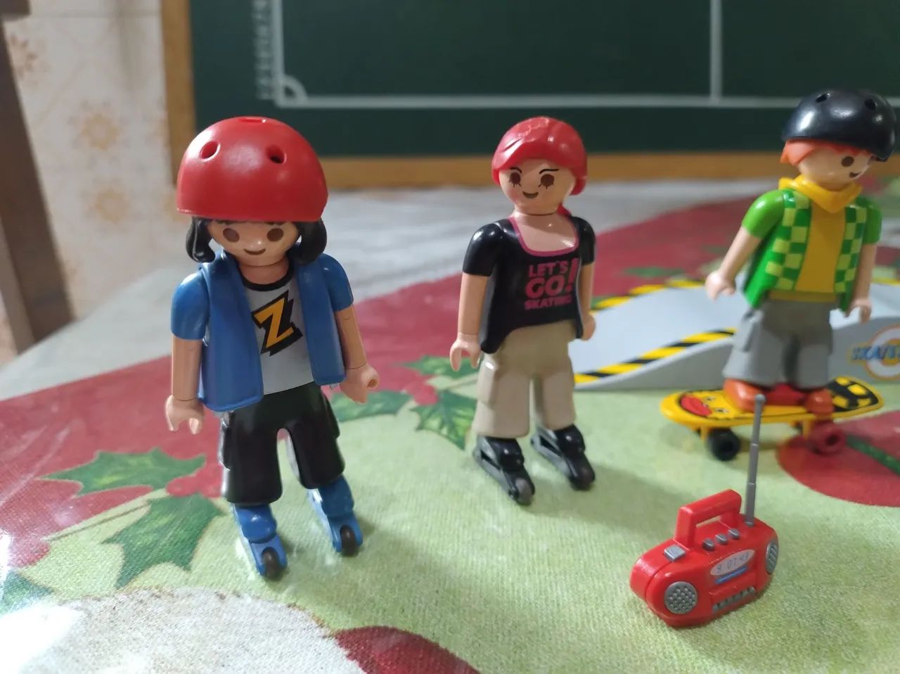 Playmobil skate e patins com pista conforme as fotos  - Foto 2