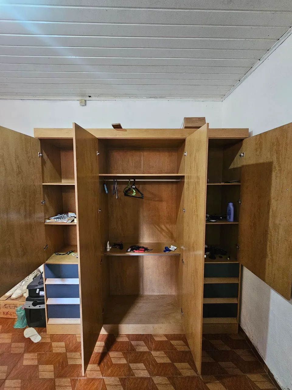 Guarda-Roupa de Casal com Espelhos - Foto 3