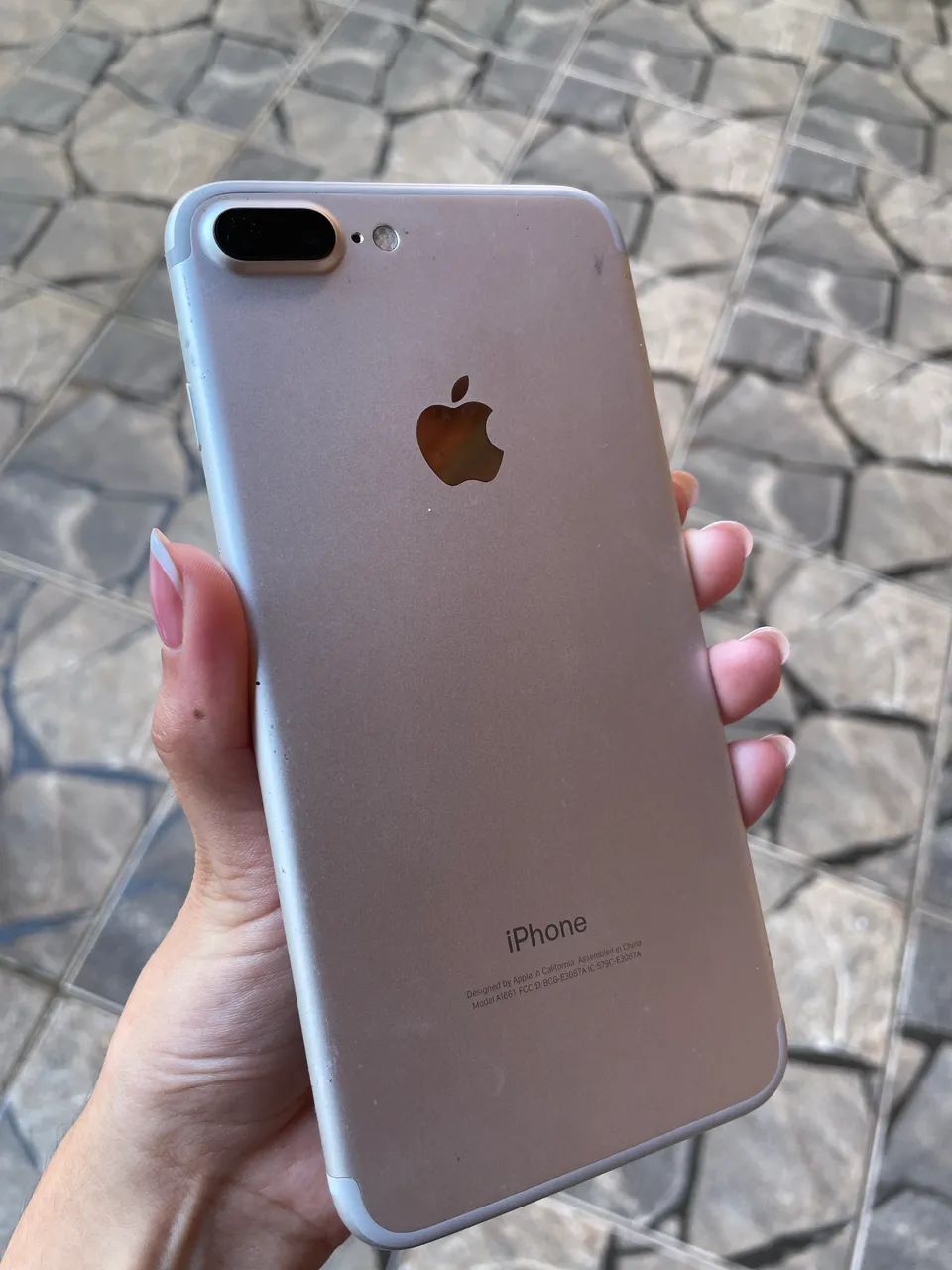 【美品】 Apple iPhone 7Plus 32GB シルバー iPhone 7 Plus Apple 32GB Prateado 5,5” 12MP - iOS - iPhone