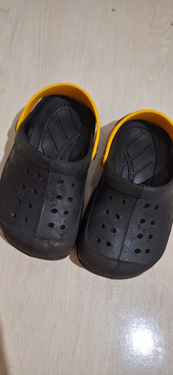 Babush estilo crocs - tamanho 23/24
