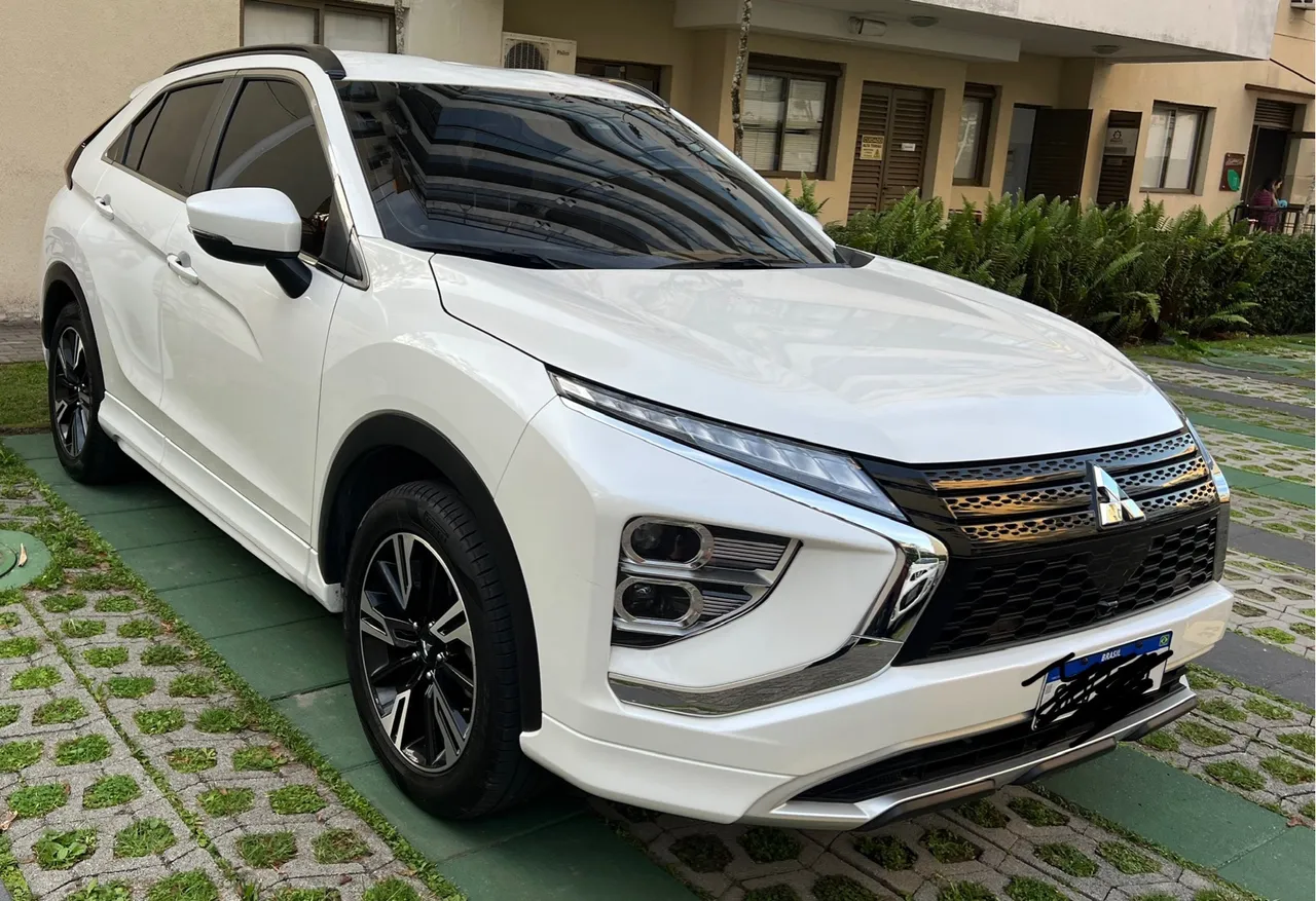 Vendo Eclipse Cross Hpe 1.5 turbo - único dono