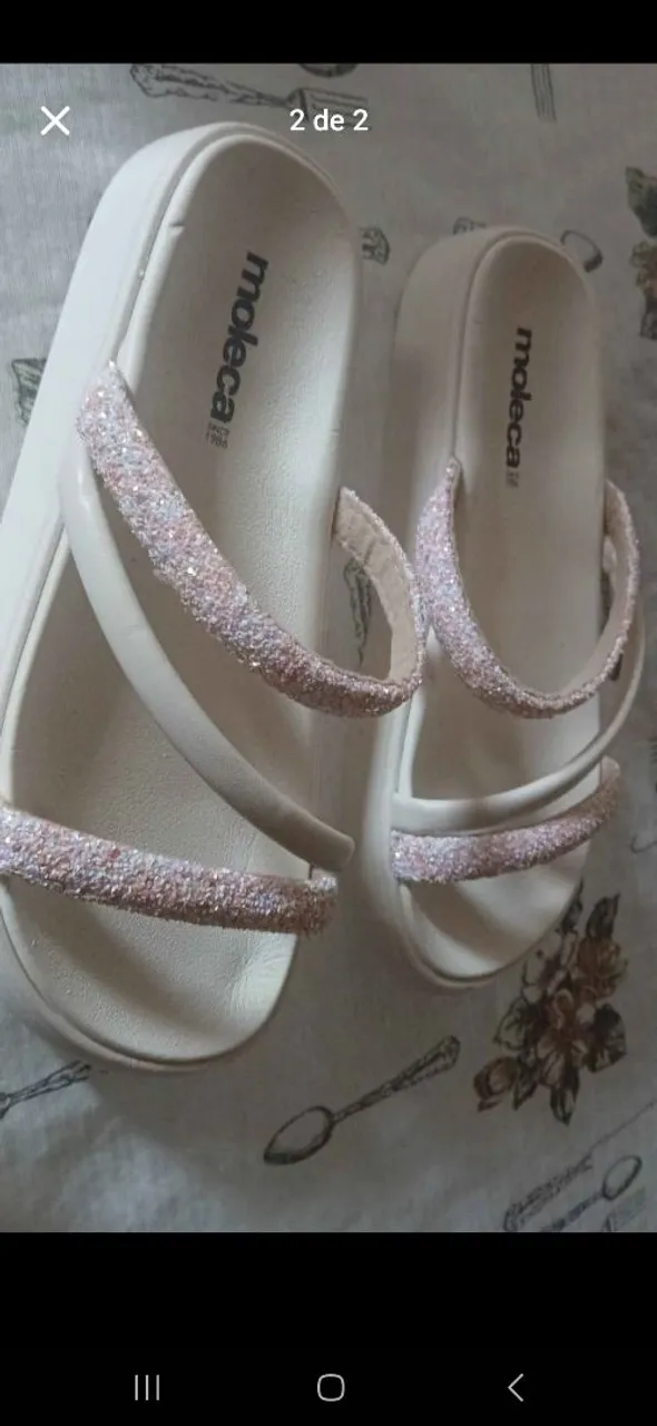 Sandálias Moleca brancas com glitter