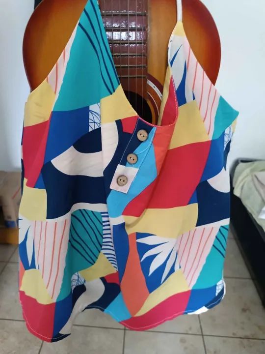 Blusa de alcinha colorido - Foto 2