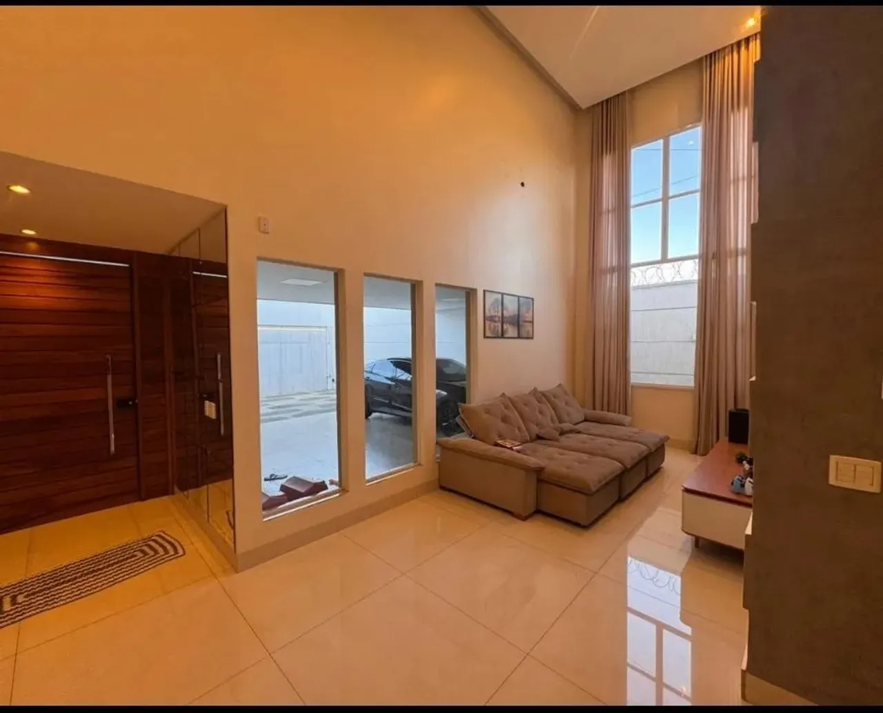 Casa de Alto Padrão no Setor Três Marias - Goiânia Localização privilegiada, próxima ao An