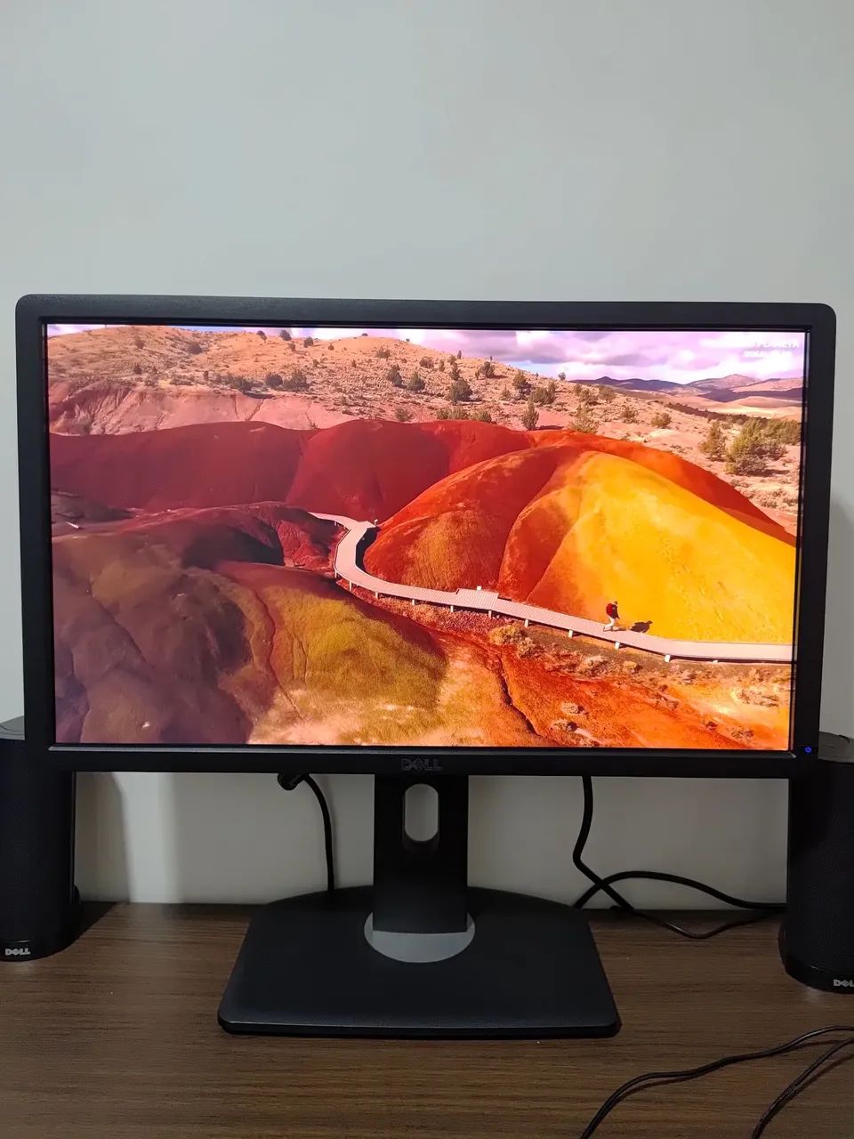 Monitor Dell 23 polegadas FULLHD com base giratória ( funcionando perfeitamente )