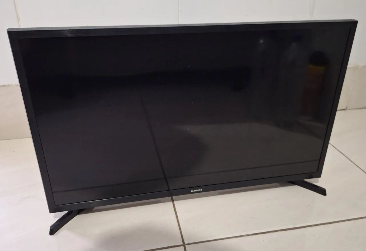 TV Samsung 32 polegadas com tela quebrada para conserto ou retirada de peças. - Foto 2