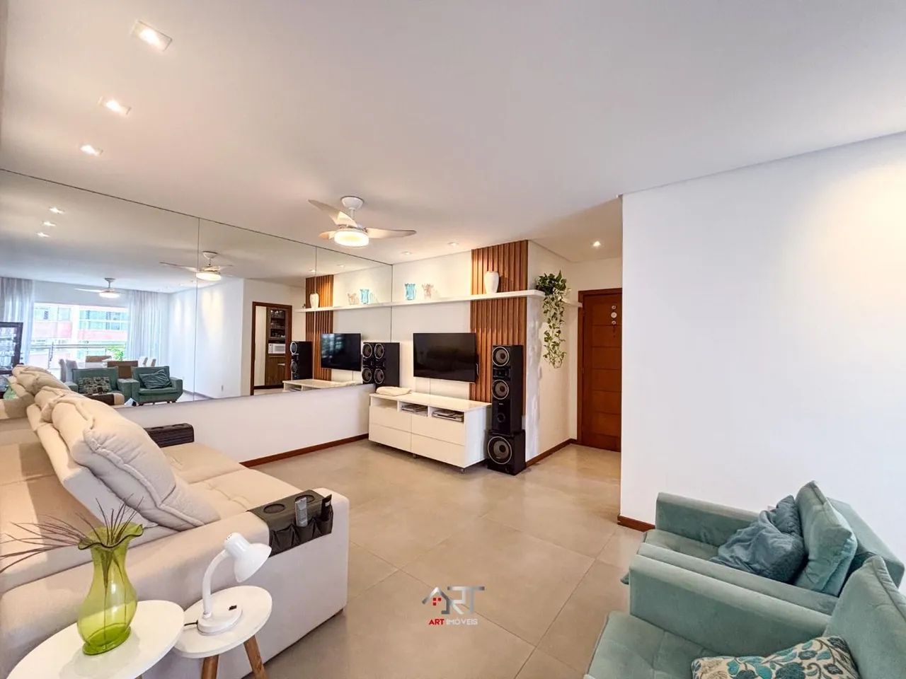 VENDA: Apartamento 4 quartos/2vagas em Praia da Costa - 205m²- 2 vgs- Lazer- Sol da Manhã