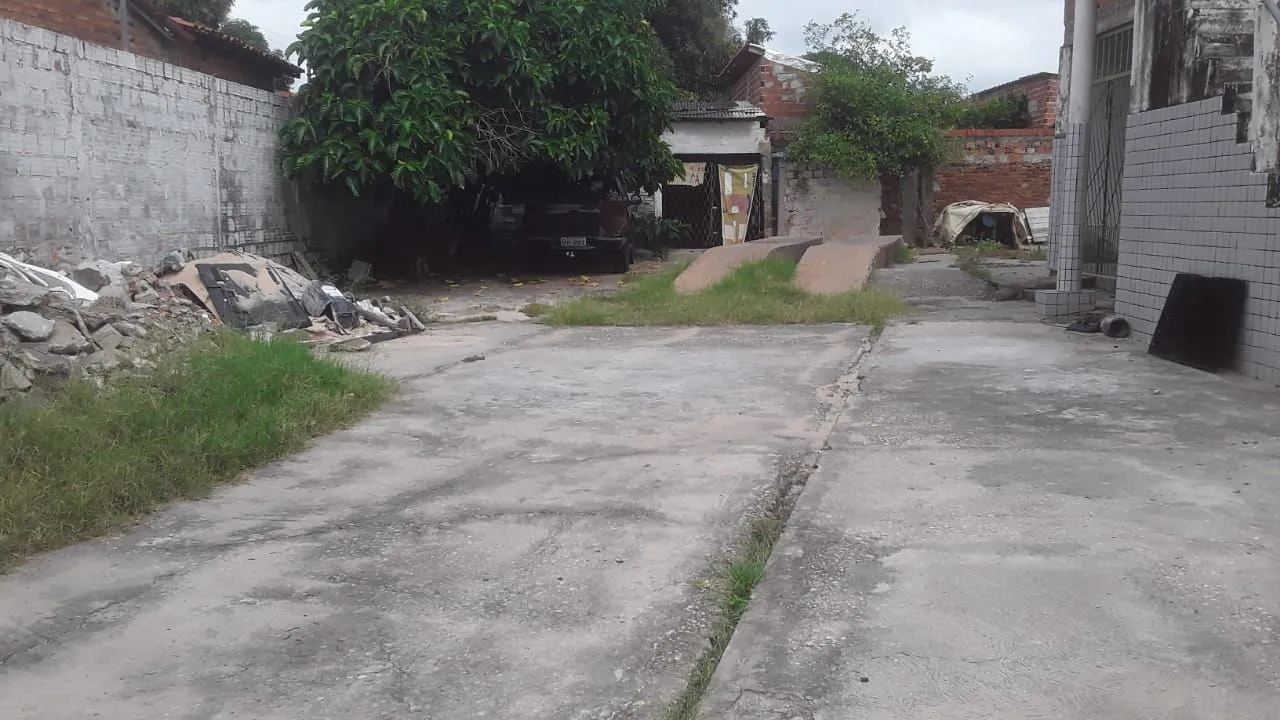 Casas com terreno 20x30 na Avenida Principal do Poty Velho