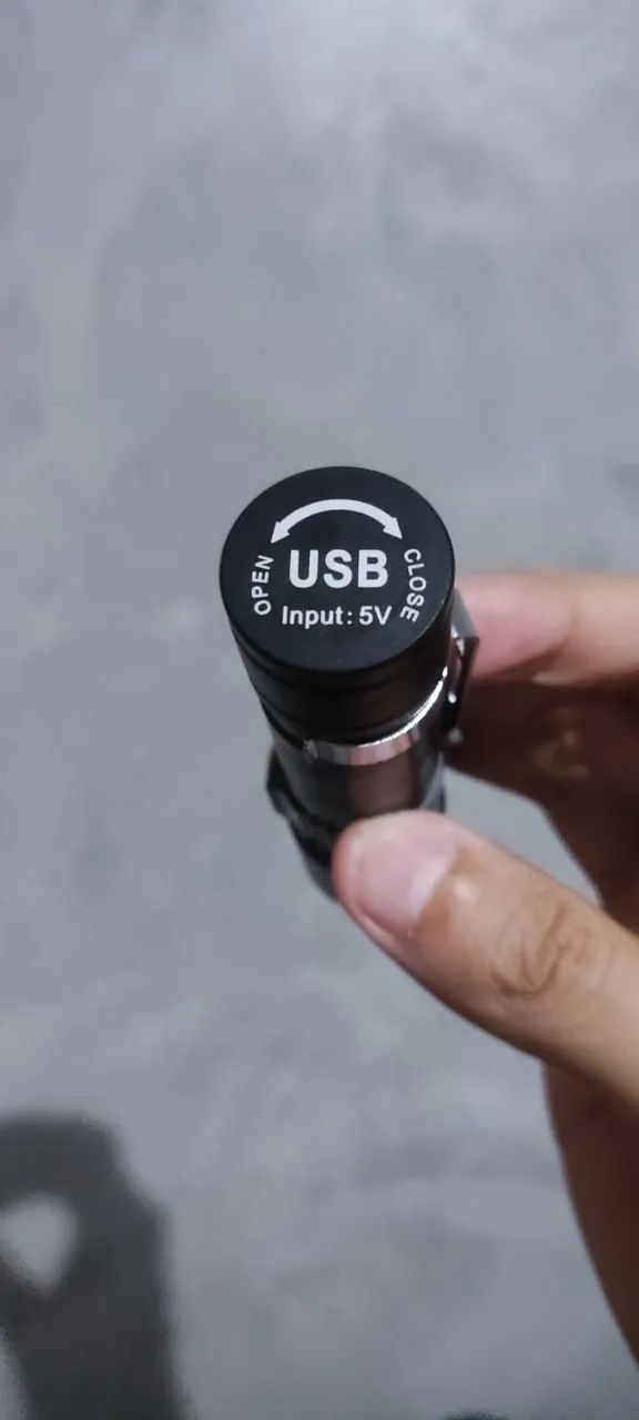 Mini Lanterna Tática com Led e Zoom Recarregável USB - ECOODA - Nova - Foto 3