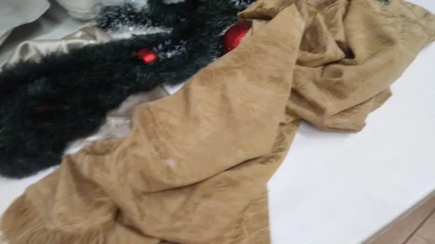 PROMOÇÃO! MANTA PARA SOFÁ - CAMINHO DE MESA- LUXO 1,80M X 1,0 M DOURADO- TECIDO TRABALHADO - Foto 2