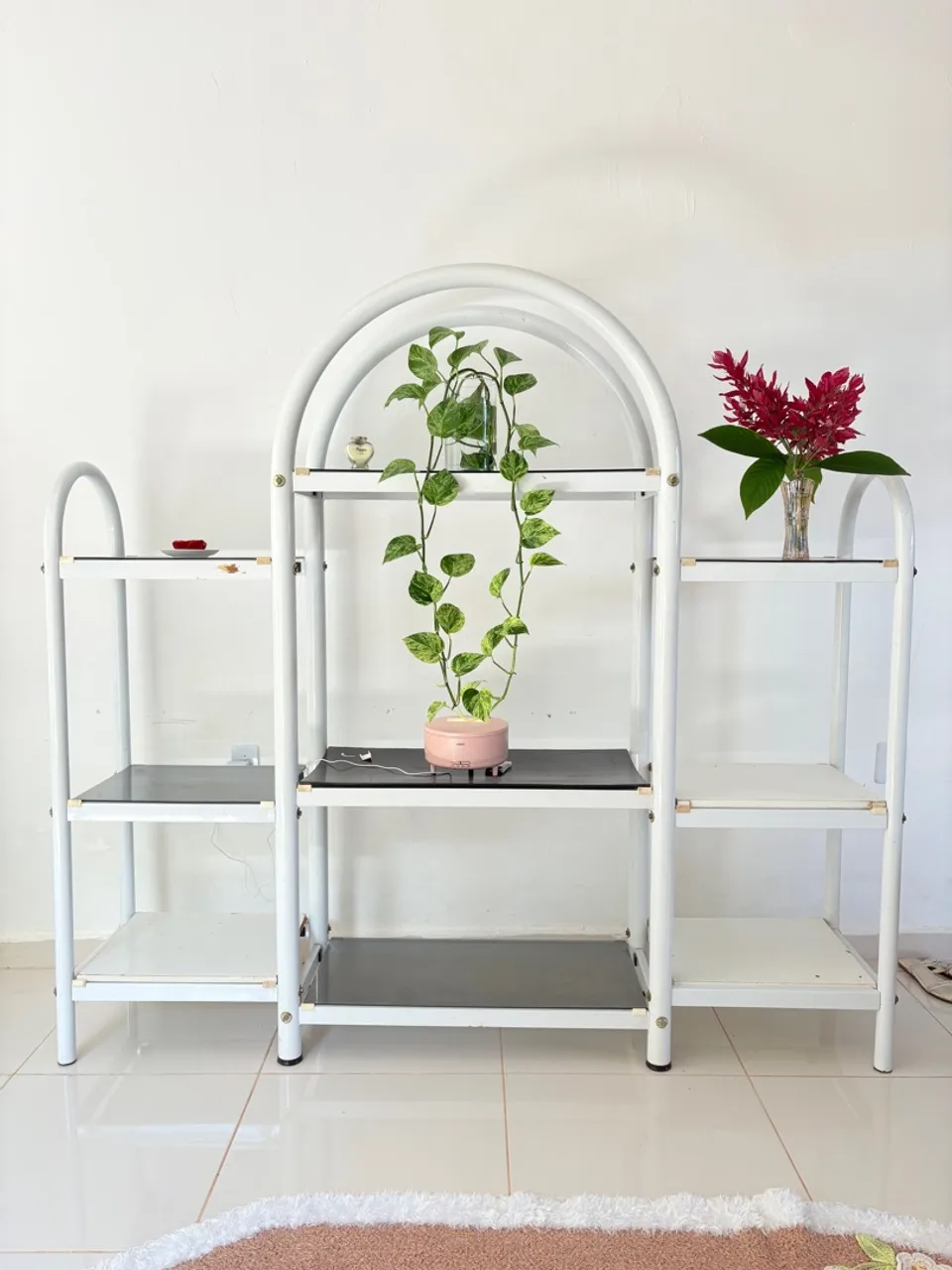 Estante tubular de metal