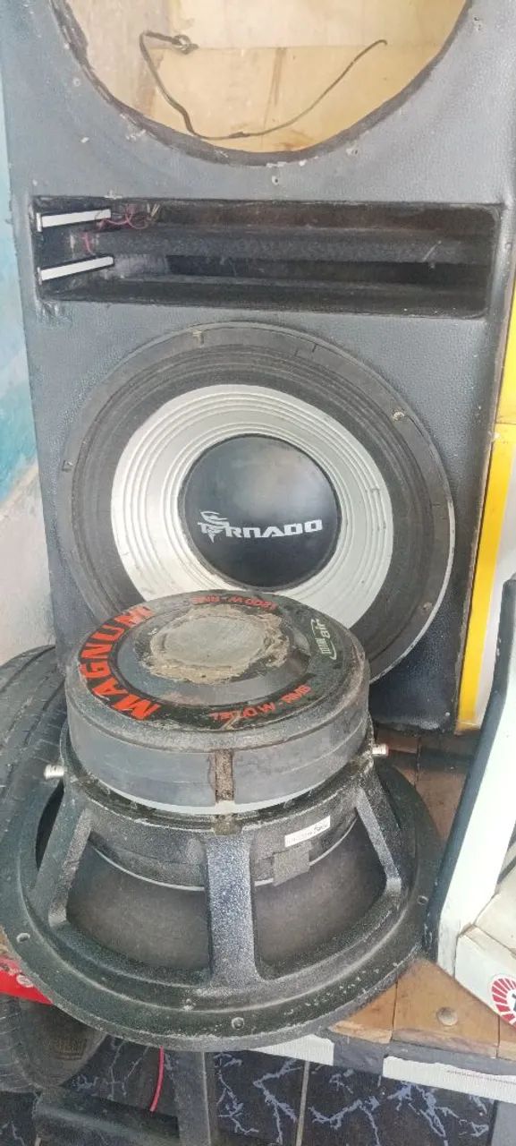 2 Graves de 15p magnum 1200rms com cx - Foto 3