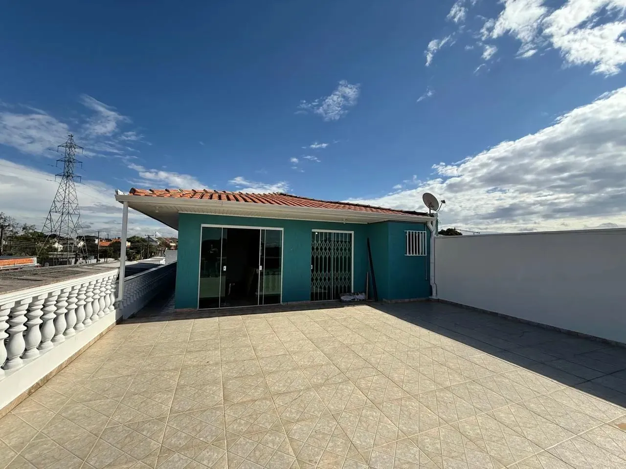 Imóvel para aluguel tem 100M2 com 3 quartos em Alto Boqueirão - Curitiba - PR