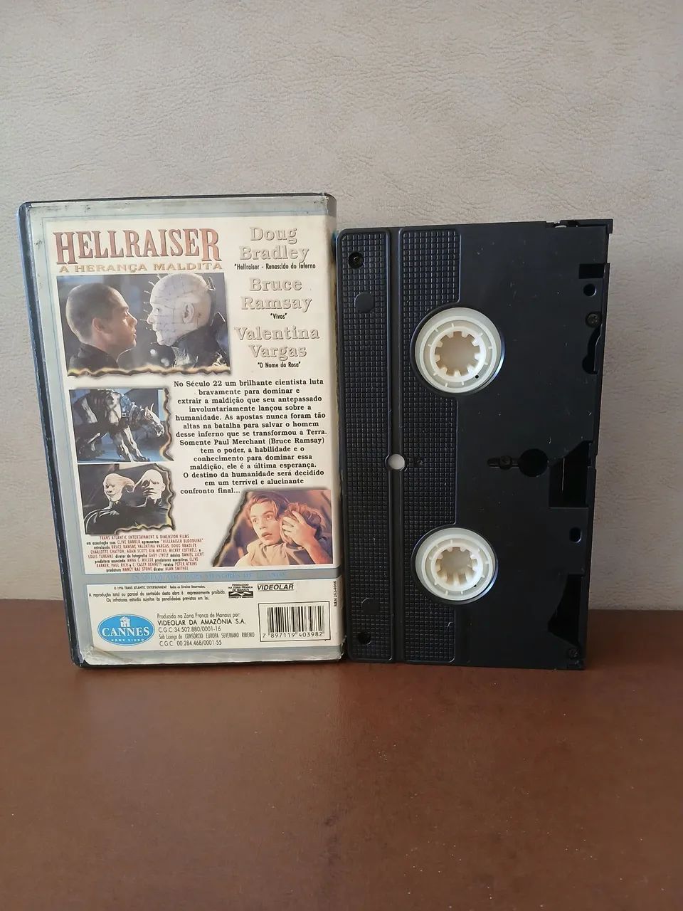 Fita VHS Hellraiser Herança Maldita   - Foto 2