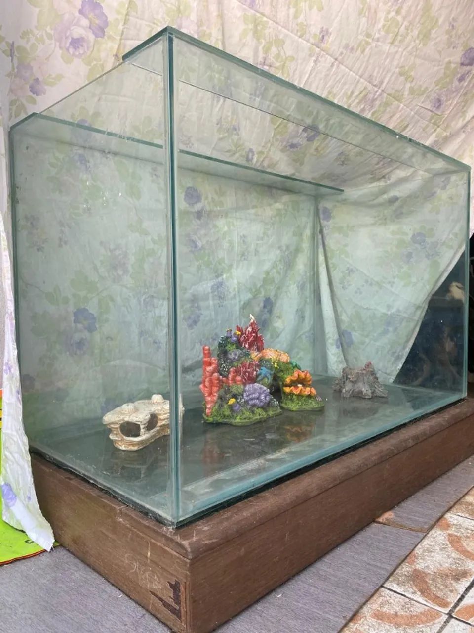 Aquário de vidro 10 mm. Seminovo! Descrição: vol 300L; alt. 60cm; comp. 100 cm; larg. 50cm - Foto 3