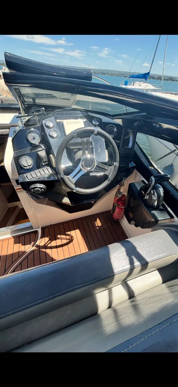 Lancha 1/5 Royal Mariner 30 pés 2018 - Foto 11