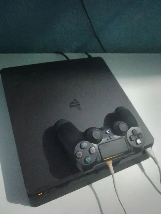 Playstation 4 Slim 