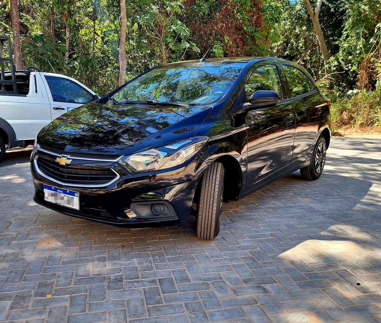 Chevrolet Onix Hatch LT 1.0 8V Flex Mec. 4P 2017 - Foto 3