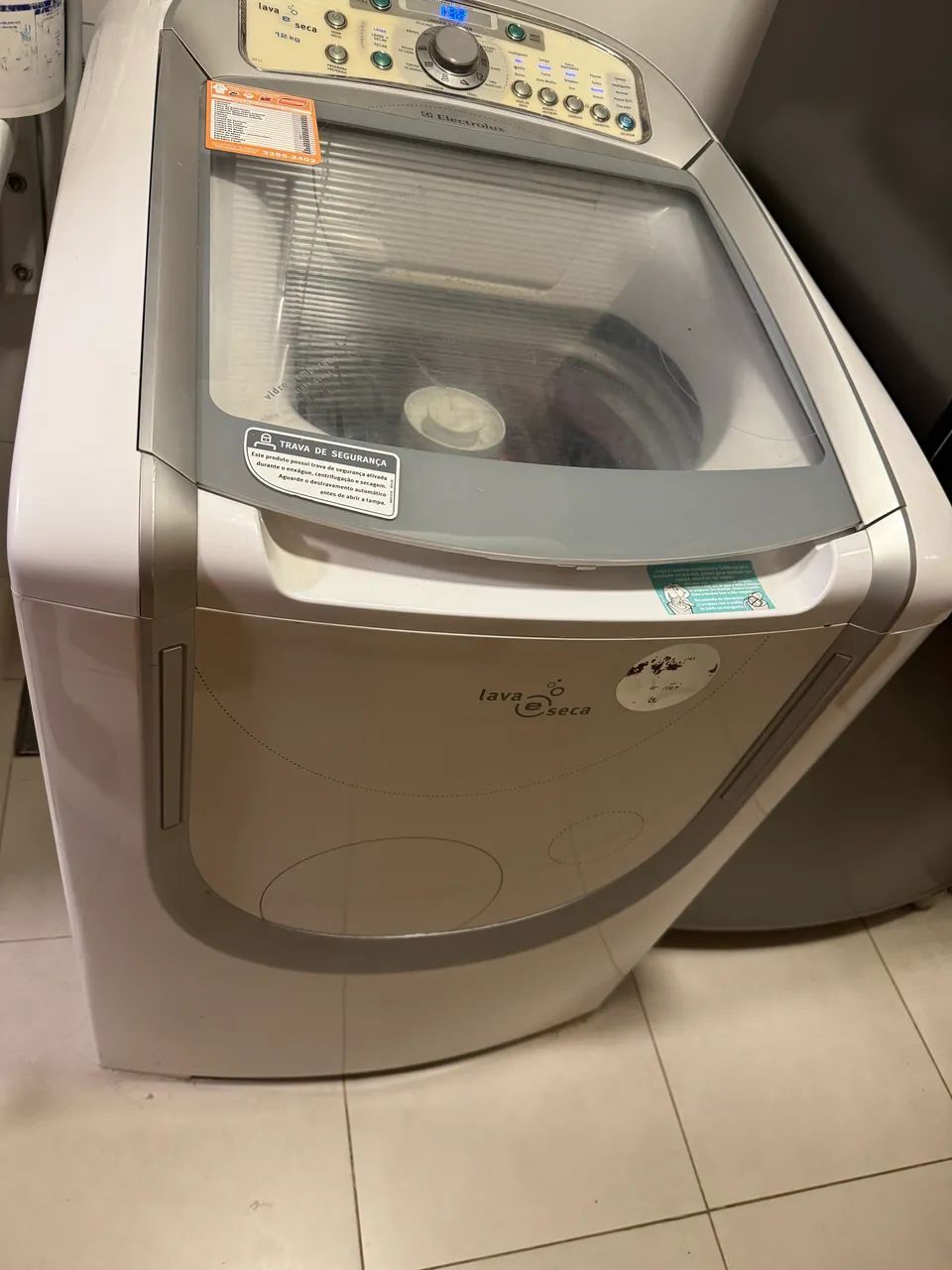 Máquina de Lavar e Secar Electrolux 12kg - Lava e Seca - Foto 2